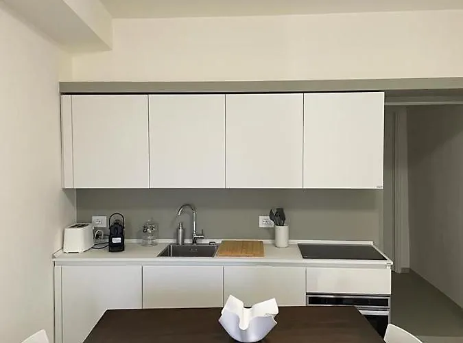 アパート Number 99 *